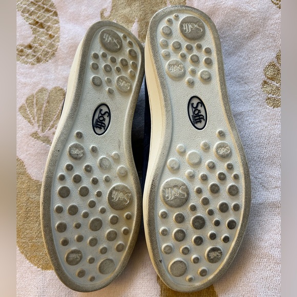 Women’s Sofft Navy Suede Slip-on Sneakers - Size 6 - Picture 3 of 4